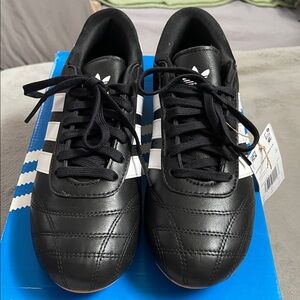BRAND NEW black and white Adidas Taekwondo LA originals women’s 8 (youth 7)